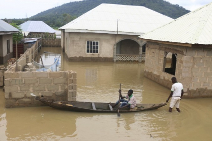 141 de morti, in urma inundatiilor din Nigeria. Un sfert de milion de case distruse
