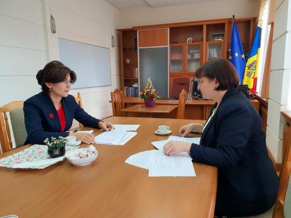 Silvia Radu s-a intalnit cu fostul ministru al Sanatatii, Svetlana Cebotari. Cele doua s-au fotografiat impreuna si au postat imaginile pe internet. Radu i-a adus un buchet de flori: "Ii multumesc..." - GALERIE FOTO Silvia Radu s-a intalnit cu fostul ministru al Sanatatii, Svetlana Cebotari. Cele doua s-au fotografiat impreuna si au postat imaginile pe internet. Radu i-a adus un buchet de flori: "Ii multumesc..." - GALERIE FOTO