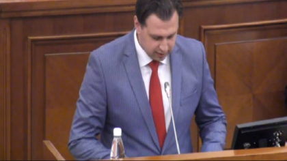 Candu l-a dat afara pe Lebedinschi de la sedinta Parlamentului: "Ne descurcam si fara dvs."