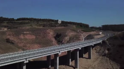 A fost deschis traficul pe asa-numita "autostrada-muzeu" din Romania A fost deschis traficul pe asa-numita "autostrada-muzeu" din Romania