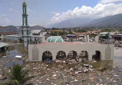 Dimensiunea dezastrului din Indonezia. Apa de 3 metri pe insula lovita de tsunami - GALERIE FOTO/VIDEO Dimensiunea dezastrului din Indonezia. Apa de 3 metri pe insula lovita de tsunami - GALERIE FOTO/VIDEO