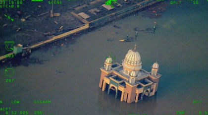 832 de morti si 540 de raniti dupa tsunamiul din Indonezia. Imagini din drona - VIDEO 832 de morti si 540 de raniti dupa tsunamiul din Indonezia. Imagini din drona - VIDEO