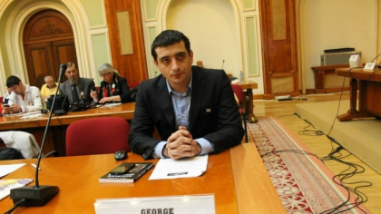 Reactia MAI in cazul unionistului George Simion, care a fost retinut si expulzat din Republica Moldova: "A fost escortat pana la punctul de trecere a frontierei, in conformitate cu legea" Reactia MAI in cazul unionistului George Simion, care a fost retinut si expulzat din Republica Moldova: "A fost escortat pana la punctul de trecere a frontierei, in conformitate cu legea"