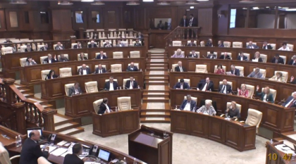 Procurorul General nu vrea sa fie audiat, asa ca, audierile in cazul furtului miliardului vor avea loc in alt format. Carp catre Candu: "Ati zis ca 90% din bani i-ati gasit si va cred, deci sa bucuram cetatenii ca nu vor mai trebui sa-i intoarca" Procurorul General nu vrea sa fie audiat, asa ca, audierile in cazul furtului miliardului vor avea loc in alt format. Carp catre Candu: "Ati zis ca 90% din bani i-ati gasit si va cred, deci sa bucuram cetatenii ca nu vor mai trebui sa-i intoarca"