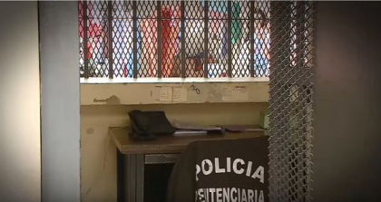 Cu cine sta Elena Udrea in camera din inchisoarea din Costa Rica. Om de afaceri: Acolo este ca in Narcos - VIDEO Cu cine sta Elena Udrea in camera din inchisoarea din Costa Rica. Om de afaceri: Acolo este ca in Narcos - VIDEO