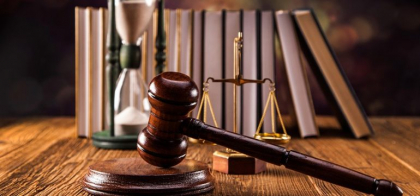 Ce simbolizeaza ciocanul utilizat de judecatori? - Bizlaw.md Ce simbolizeaza ciocanul utilizat de judecatori? - Bizlaw.md