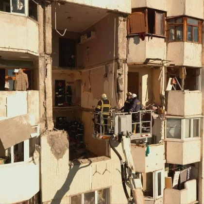 Filmul exploziei din blocul de pe bulevardul Moscovei, unde trei oameni si-au pierdut viata, iar opt au fost raniti. Posibila cauza a deflagratiei Filmul exploziei din blocul de pe bulevardul Moscovei, unde trei oameni si-au pierdut viata, iar opt au fost raniti. Posibila cauza a deflagratiei