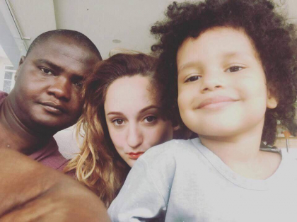 Femeia, care impreuna cu fiul ei de 4 ani, si-a pierdut viata in explozia de la Rascani era profesoara la Universitatea Ion Creanga. Prietenii familiei spun ca sotul a ramas singur si are nevoie de ajutor