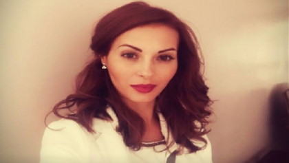 Cine este femeia care e in stare grava, cu arsuri pe 40 la suta din suprafata corpului, dupa explozia care s-a produs in apartamentul in care se afla. Colegii ei de munca au lansat o campanie de strangere de fonduri: are un copil mic