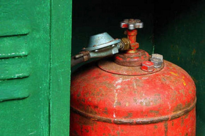 Buteliile de gaz, interzise in comertul ambulant de pe strazile din capitala, in chioscuri, tarabe si rulote. Dispozitia, semnata de Ruslan Codreanu Buteliile de gaz, interzise in comertul ambulant de pe strazile din capitala, in chioscuri, tarabe si rulote. Dispozitia, semnata de Ruslan Codreanu