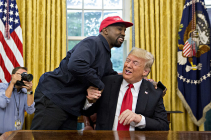 Kanye West, intalnire cu Donald Trump la Casa Alba. "M-a facut sa ma simt ca Superman" Kanye West, intalnire cu Donald Trump la Casa Alba. "M-a facut sa ma simt ca Superman"