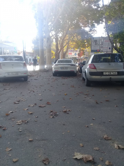 Am Porsche si putin ce-mi pasa de voi. Unde si-a parcat masina un sofer din capitala - FOTO