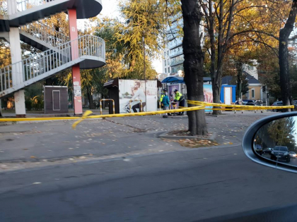 Pe strazile pe care va trece astazi presedintele Turciei, pana si benzinariile vor fi inchise, iar elevilor unui liceu din centrul capitalei li s-a cerut sa stea mai departe de geamurile dinspre strada Puskin - GALERIE FOTO Pe strazile pe care va trece astazi presedintele Turciei, pana si benzinariile vor fi inchise, iar elevilor unui liceu din centrul capitalei li s-a cerut sa stea mai departe de geamurile dinspre strada Puskin - GALERIE FOTO