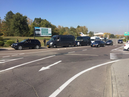 Dodon, la aeroport, in asteptarea lui Erdogan. Zona, impanzita de masini ale politiei si cateva ambulante - GALERIE FOTO