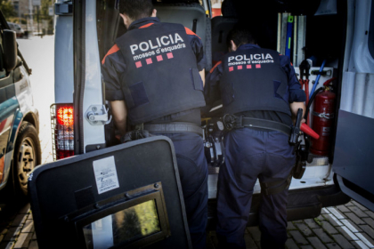 O romanca sechestrata de un proxenet in Spania, eliberata dupa ce a reusit sa trimita o poza politiei O romanca sechestrata de un proxenet in Spania, eliberata dupa ce a reusit sa trimita o poza politiei