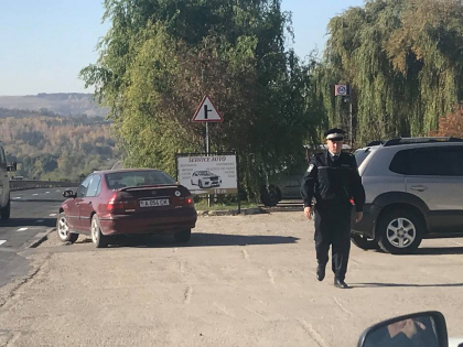 Erdogan urmeaza sa se porneasca spre Comrat. Strazile din capitala - curatate de masini, benzinariile nu lucreaza, iar soseaua spre Autonomia Gagauza, impanzita de zeci de politisti - GALERIE FOTO Erdogan urmeaza sa se porneasca spre Comrat. Strazile din capitala - curatate de masini, benzinariile nu lucreaza, iar soseaua spre Autonomia Gagauza, impanzita de zeci de politisti - GALERIE FOTO