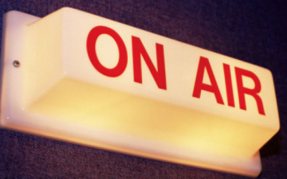 Moment amuzant la un post de radio din Republica Dominicana. Ce cantec cere un ascultator si ce primeste Moment amuzant la un post de radio din Republica Dominicana. Ce cantec cere un ascultator si ce primeste