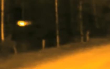 Camerele de supraveghere din Rusia au surprins imagini cu un obiect misterios, in zbor. Se crede ca e un OZN Camerele de supraveghere din Rusia au surprins imagini cu un obiect misterios, in zbor. Se crede ca e un OZN