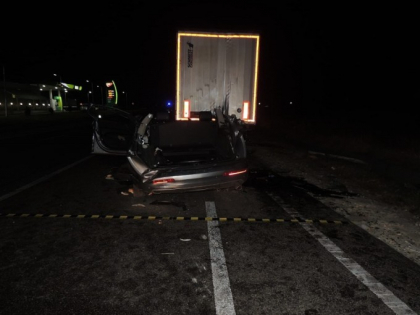 Tata si cei doi copii ai sai, morti intr-un accident. Apoi, hotii le-au jefuit casa Tata si cei doi copii ai sai, morti intr-un accident. Apoi, hotii le-au jefuit casa
