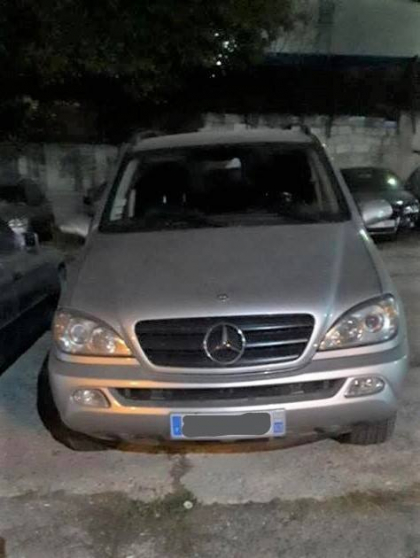 Un francez, aflat in vizita in tara noastra, risca sa ramana fara permis de conducere, dupa ce a fost oprit de politisti, pe o strada din capitala. Autoritatile au chemat si un traducator la fata locului Un francez, aflat in vizita in tara noastra, risca sa ramana fara permis de conducere, dupa ce a fost oprit de politisti, pe o strada din capitala. Autoritatile au chemat si un traducator la fata locului