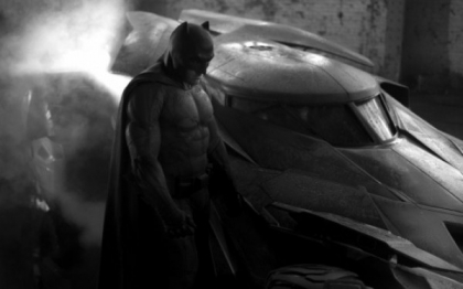 Prima imagine cu Ben Affleck in rolul lui Batman. Care a fost reactia fanilor. FOTO Prima imagine cu Ben Affleck in rolul lui Batman. Care a fost reactia fanilor. FOTO