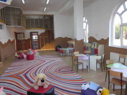 Bazin, salina pentru copii, teren de joaca in doua nivele. Cum arata gradinita, scoala privata, dar si vila de la Vadul lui Voda, care apartine fostului sef al AO " Lastaras", retinut pentru coruptie - GALERIE FOTO Bazin, salina pentru copii, teren de joaca in doua nivele. Cum arata gradinita, scoala privata, dar si vila de la Vadul lui Voda, care apartine fostului sef al AO " Lastaras", retinut pentru coruptie - GALERIE FOTO