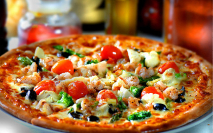 "Am vandut 8 pana acum". Pizza de 450 de dolari, cu caviar rusesc, e disponibila intr-un restaurant canadian