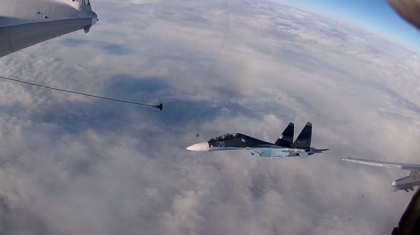 Momentul in care doua aeronave de razboi rusesti se alimenteaza in aer - VIDEO