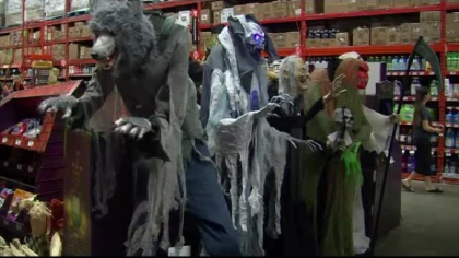 Vanzari de miliarde de dolari in SUA, pentru decoratiuni de Halloween Vanzari de miliarde de dolari in SUA, pentru decoratiuni de Halloween