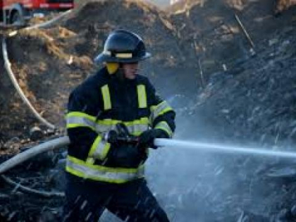 Peste 20 de hectare de vegetatie din apropiere de cimitirul Sfantul Lazar din capitala au fost distruse de un incendiu puternic Peste 20 de hectare de vegetatie din apropiere de cimitirul Sfantul Lazar din capitala au fost distruse de un incendiu puternic