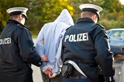 Furie in Germania dupa ce o tanara a fost victima unui viol in grup. Cine sunt cei opt suspecti Furie in Germania dupa ce o tanara a fost victima unui viol in grup. Cine sunt cei opt suspecti