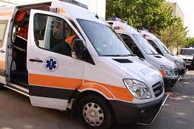 Medicii de la ambulanta vin cu precizari in cazul celor cinci persoane intoxicate la Cantemir. "Am insistat ca pacientii sa fie transportati la spital cand a fost chemata ambulanta, insa mama a refuzat spitalizarea copiilor"
