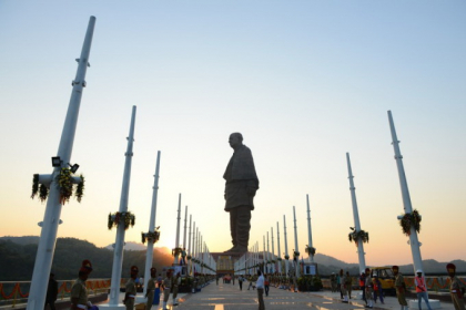 Cea mai inalta statuie din lume, inaugurata in India. Are 182 metri si a costat 400.000.000 $ - VIDEO Cea mai inalta statuie din lume, inaugurata in India. Are 182 metri si a costat 400.000.000 $ - VIDEO