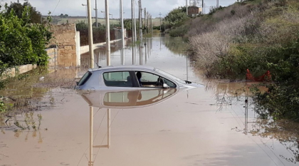 Inundatiile din Italia. Doua familii - noua persoane, descoperite moarte intr-o casa inundata din Sicilia. Imagini apocaliptice - GALERIE FOTO Inundatiile din Italia. Doua familii - noua persoane, descoperite moarte intr-o casa inundata din Sicilia. Imagini apocaliptice - GALERIE FOTO