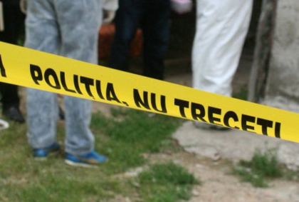 Trei persoane, gasite fara suflare intr-un apartament din capitala. Cine a descoperit cadavrele. Ce spun oamenii legii Trei persoane, gasite fara suflare intr-un apartament din capitala. Cine a descoperit cadavrele. Ce spun oamenii legii