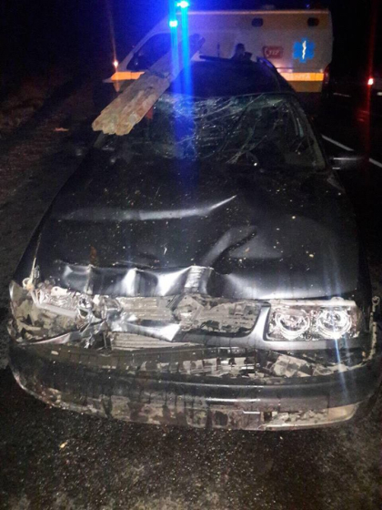 Doua persoane au ajuns in stare grava la spital, dupa ce caruta in care se aflau a fost lovita in plin de o masina, langa satul Recea - GALERIE FOTO Doua persoane au ajuns in stare grava la spital, dupa ce caruta in care se aflau a fost lovita in plin de o masina, langa satul Recea - GALERIE FOTO