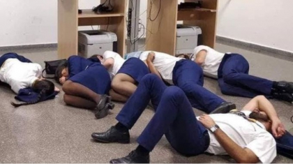 Fotografia care a dus la concedierea a sase angajati. Compania sustine ca i-a fost afectata imaginea Fotografia care a dus la concedierea a sase angajati. Compania sustine ca i-a fost afectata imaginea