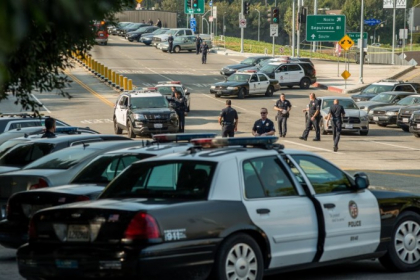 Atac armat la un bar din California. Mai multe persoane, ranite. Politistii au inconjurat cladirea, insa atacatorul a reusit sa fuga Atac armat la un bar din California. Mai multe persoane, ranite. Politistii au inconjurat cladirea, insa atacatorul a reusit sa fuga