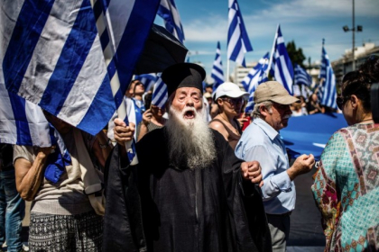 Acord istoric in Grecia. Preotii vor fi scosi de pe statele de salarii platite de stat Acord istoric in Grecia. Preotii vor fi scosi de pe statele de salarii platite de stat