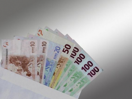 Firmele cauta cu disperare angajati. Companiile, pregatite sa ofere si salarii de 4.000 de euro Firmele cauta cu disperare angajati. Companiile, pregatite sa ofere si salarii de 4.000 de euro