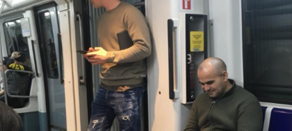 E unul dintre cei mai buni portari din lume si merge cu metroul! Fotografia a devenit VIRALA
