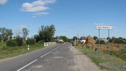 O femeie de 62 de ani, lovita de o masina pe o strada din Vulcanesti: trecea strada regulamentar O femeie de 62 de ani, lovita de o masina pe o strada din Vulcanesti: trecea strada regulamentar