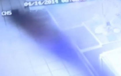Umbre ciudate si pahare care cad singure de pe rafturi. Proprietarul unui restaurant din SUA spune ca este bantuit Umbre ciudate si pahare care cad singure de pe rafturi. Proprietarul unui restaurant din SUA spune ca este bantuit