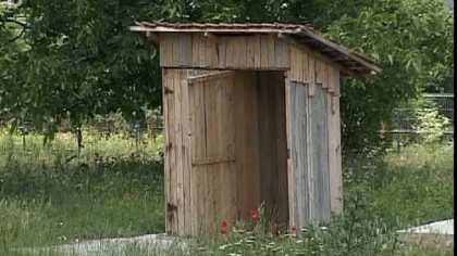 Un bebelus, gasit fara suflare intr-o toaleta dintr-o curte din Falesti. Ce spune politia Un bebelus, gasit fara suflare intr-o toaleta dintr-o curte din Falesti. Ce spune politia