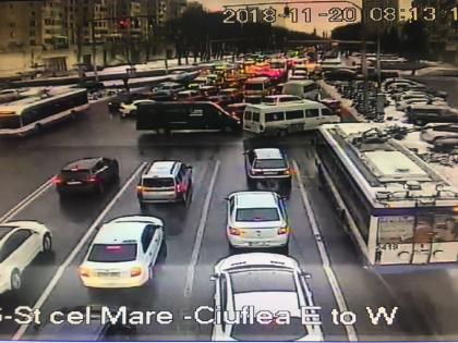 Situatia pe drumurile principale din oras. Desi majoritatea strazilor sunt curatate, pe unele s-au format ambuteiaje - GALERIE FOTO Situatia pe drumurile principale din oras. Desi majoritatea strazilor sunt curatate, pe unele s-au format ambuteiaje - GALERIE FOTO