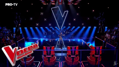 Vocea Romaniei 2018- knockout. Moldoveanul Vitalie Maciunschi s-a calificat in etapa show-urilor live. A ridicat juratii in picioare: \'\'Imi e asa de ciuda ca nu esti la mine in echipa", "Wow!". Cum a cantat - VIDEO