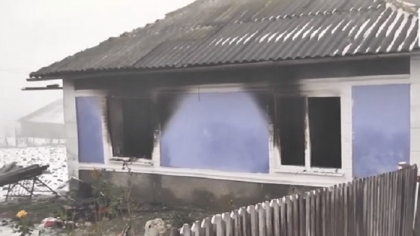 Caz terifiant la Hancesti. Doi adolescenti au ars de vii, iar altul e in stare grava, dupa ce casa in care se aflau a luat foc: aveau semne de violenta pe corpuri. Vecinii spun ca locuinta a fost incendiata intentionat - VIDEO