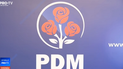 Referendumul pentru reducerea numarului de deputati poate sa aiba loc odata cu parlamentarele din februarie Referendumul pentru reducerea numarului de deputati poate sa aiba loc odata cu parlamentarele din februarie