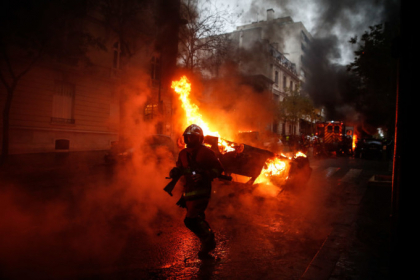 Guvernul francez pregateste "un acord de pace" dupa protestele vestelor galbene. Cand va fi facut anuntul - FOTO
