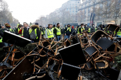 Presa oficiala a Kremlinului ii acuza pe americani ca au provocat revoltele din Franta